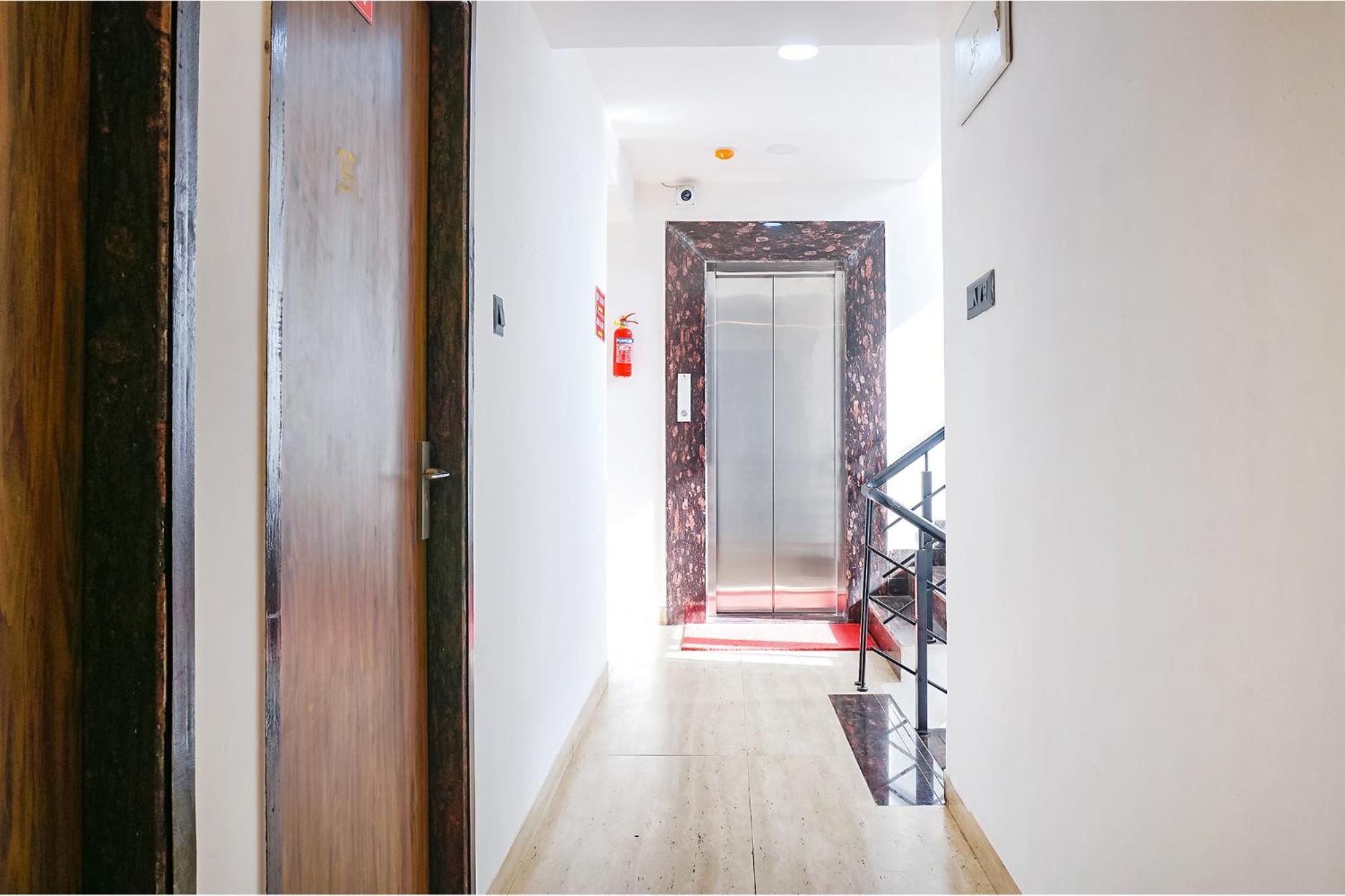 Fabhotel Atithi Regency プネ エクステリア 写真